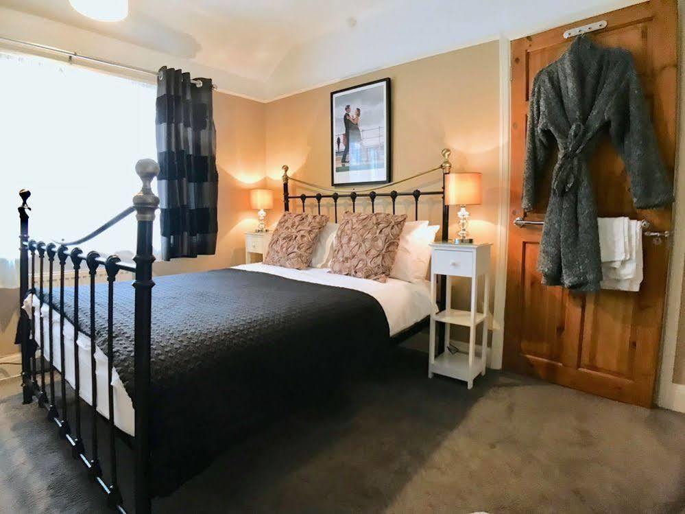 Sw Bed & Breakfast Swindon Zewnętrze zdjęcie