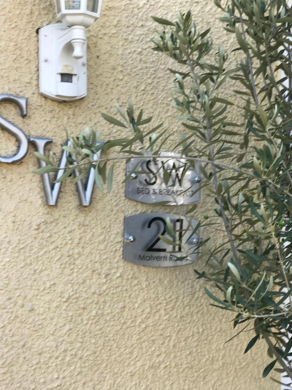 Sw Bed & Breakfast Swindon Zewnętrze zdjęcie
