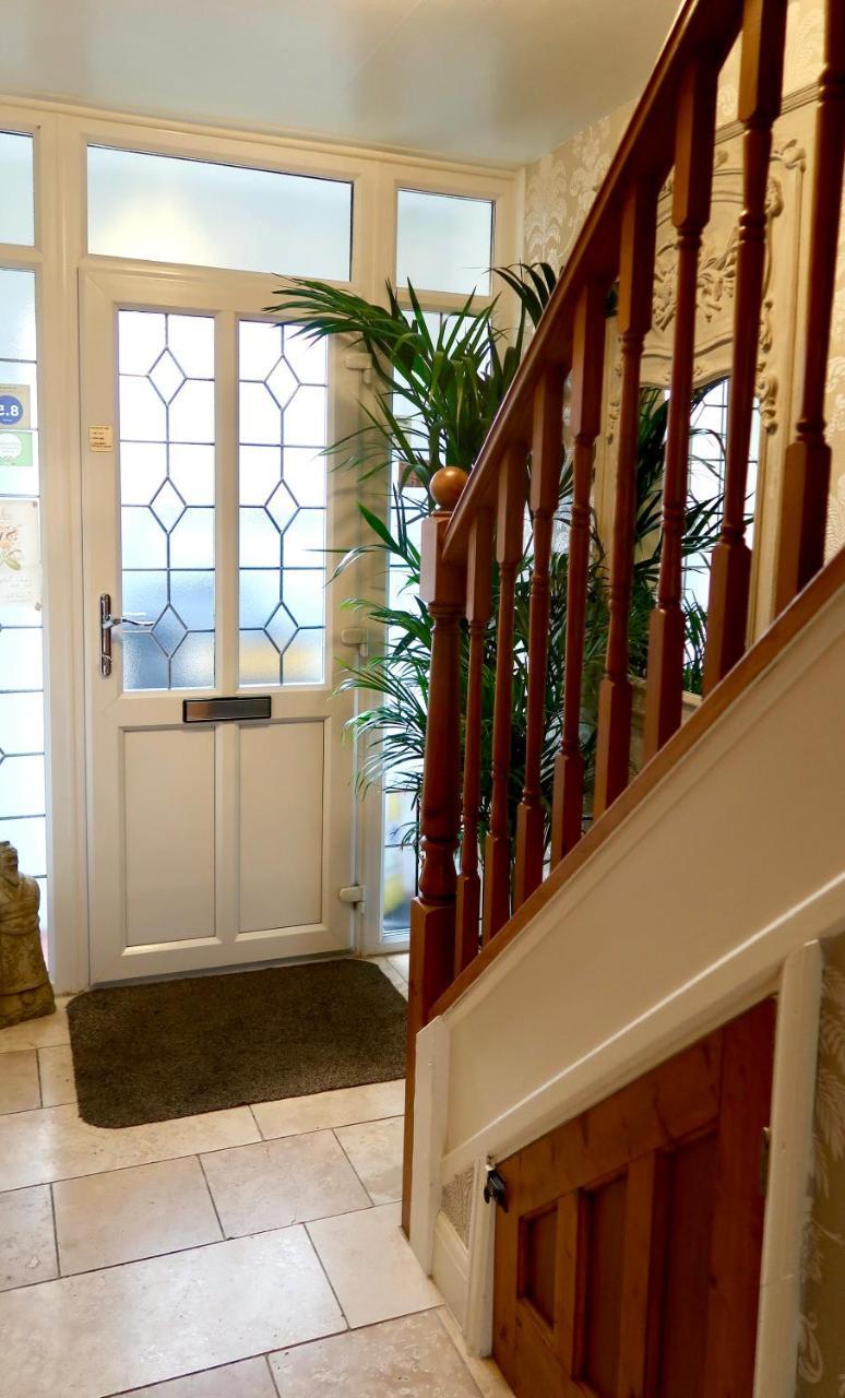 Sw Bed & Breakfast Swindon Zewnętrze zdjęcie